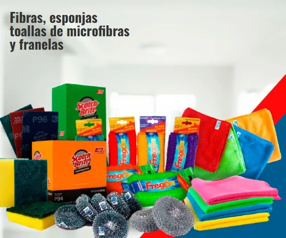 Fibras, esponjas, toallas de microfibra y franelas de colores